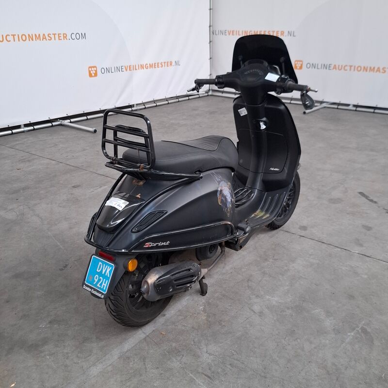 Bromfiets, Vespa, Sprint 50, 2019 – foto 7 – kavel bij Domeinen Roerende Zaken, Soesterberg