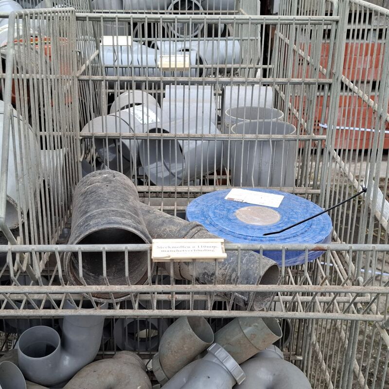 Ca. 16x Draadmand met divers PVC Materiaal – foto 8 – kavel bij Onlineveilingmeester, Smilde
