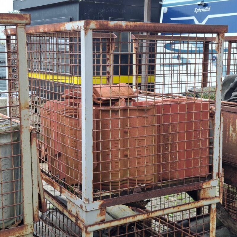 10x Gitterbox met diverse dakpannen – foto 6 – kavel bij Onlineveilingmeester, Smilde