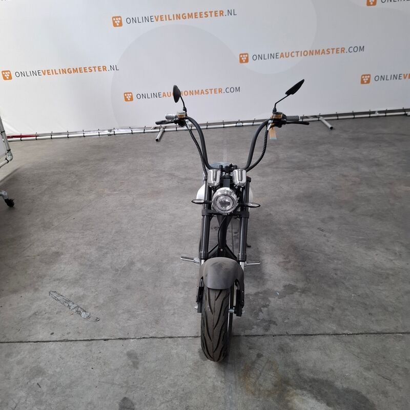 Scooter, Mangosteen, M1 – foto 3 – kavel bij Domeinen Roerende Zaken, Soesterberg