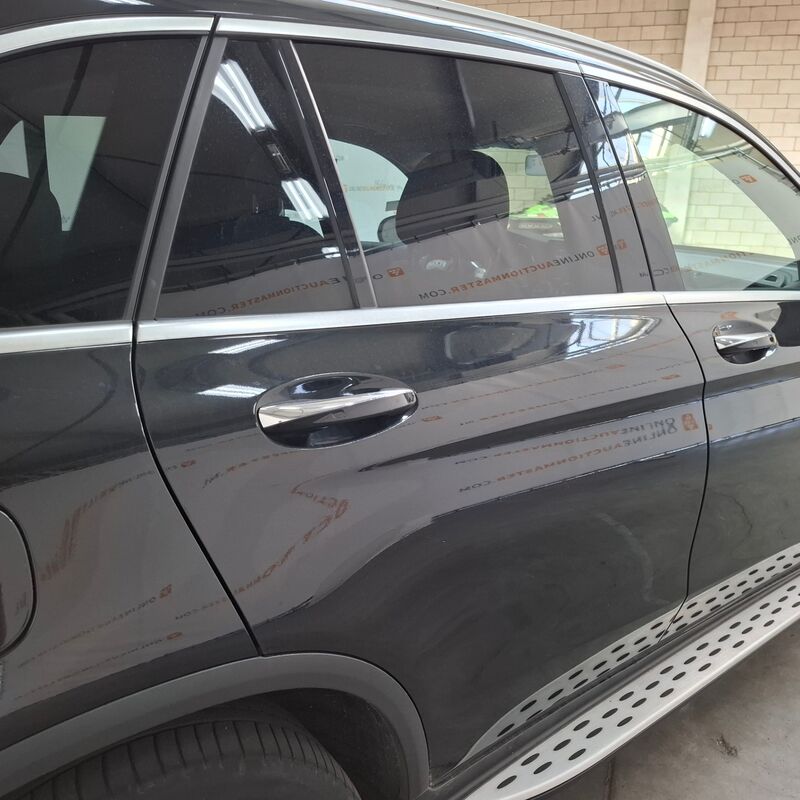 Personenauto, Mercedes-Benz, GLC-klasse, 300e 4MATIC Premium Plus, 2021 – foto 8 – kavel bij Domeinen Roerende Zaken, Soesterberg