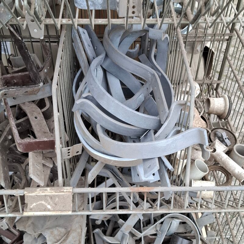 Ca. 16x Draadmand met divers PVC materiaal en ijzerwaar – foto 10 – kavel bij Onlineveilingmeester, Smilde