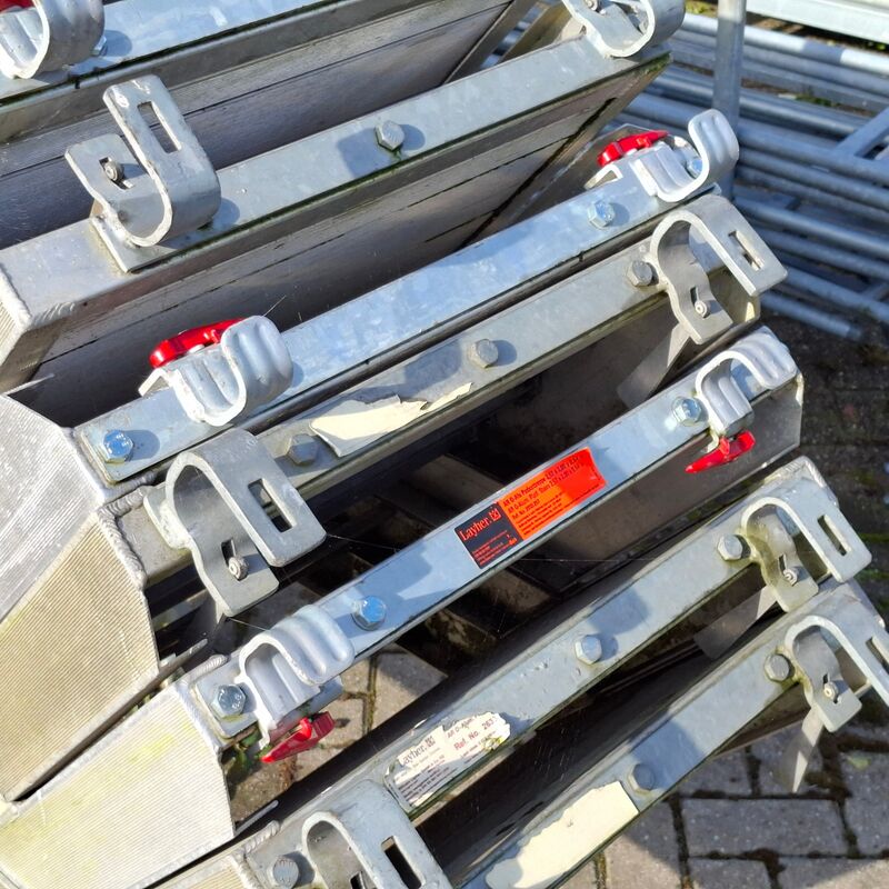 9x Bordestrap, Layher, Allround, in transportbok – foto 4 – kavel bij Onlineveilingmeester, Smilde