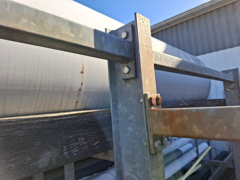 Langmateriaalstelling met inhoud – foto 4 – kavel bij Onlineveilingmeester, Smilde