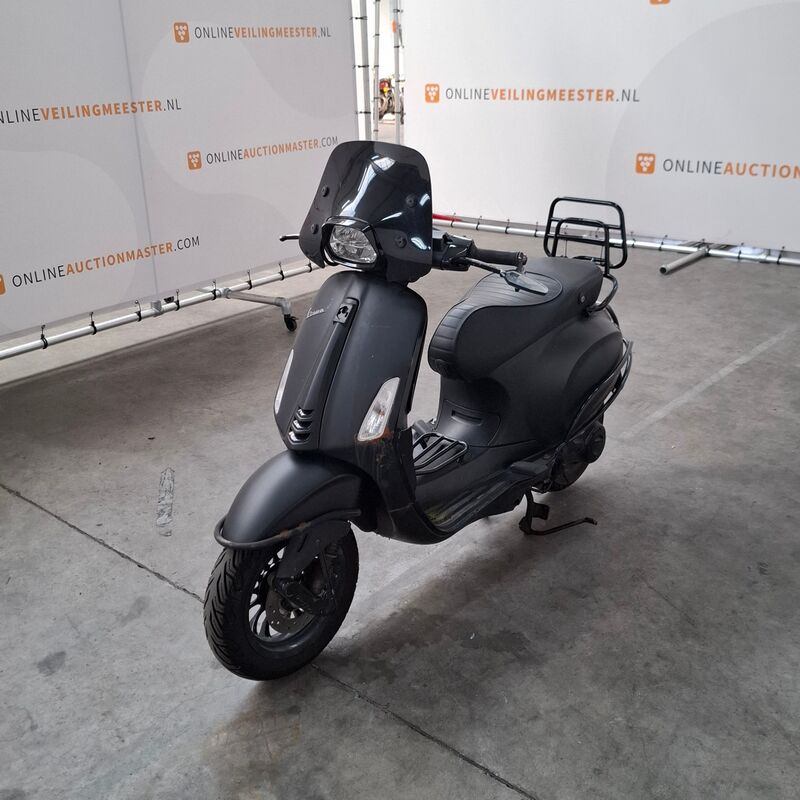 Bromfiets, Vespa, Sprint 50, 2019 – foto 4 – kavel bij Domeinen Roerende Zaken, Soesterberg
