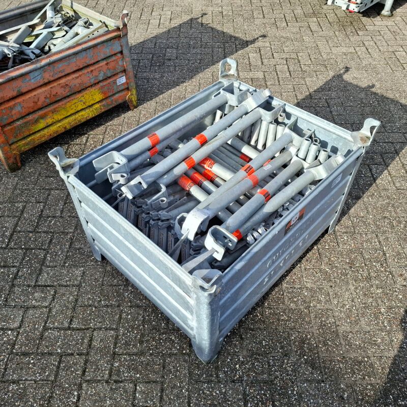 Partij O-consoles & hulpkortelingen in transportbak, Layher, Allround, in stapelbak – foto 4 – kavel bij Onlineveilingmeester, Smilde