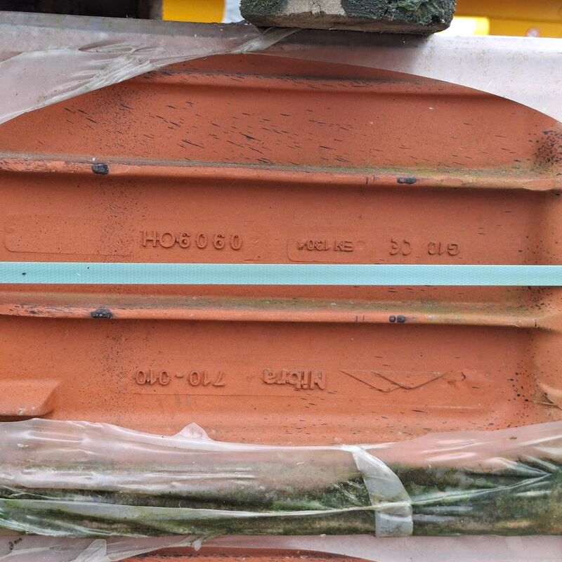 2x Pallet met dakpannen Nibra, Zwart – foto 5 – kavel bij Onlineveilingmeester, Smilde