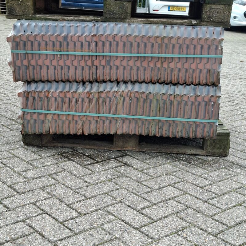 2x Pallet met dakpannen Nibra, Zwart – foto 6 – kavel bij Onlineveilingmeester, Smilde