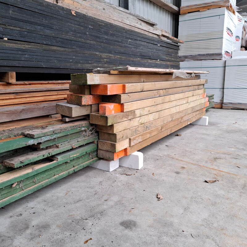 Partij diverse houten planken en balken – foto 3 – kavel bij Onlineveilingmeester, Smilde