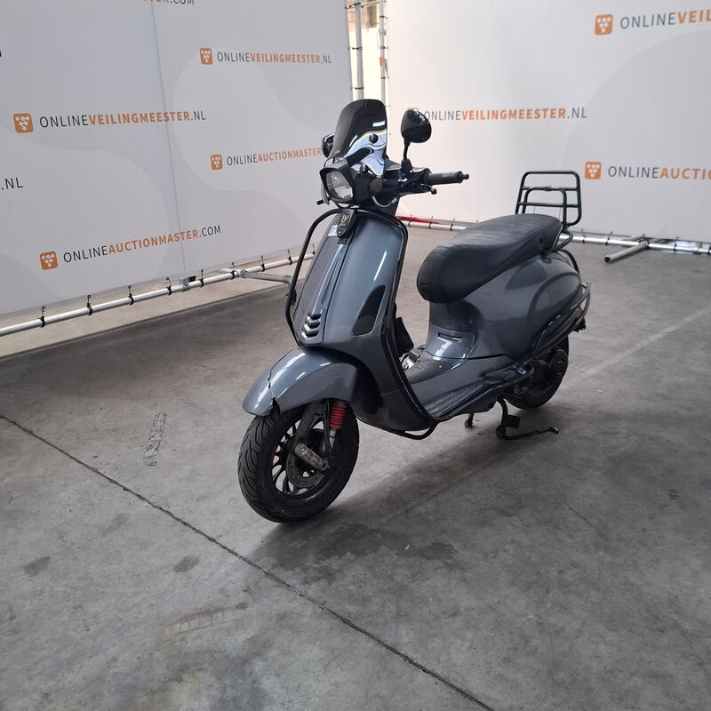 Snorscooter, Vespa, Sprint 50, 2018 – foto 4 – kavel bij Domeinen Roerende Zaken, Soesterberg