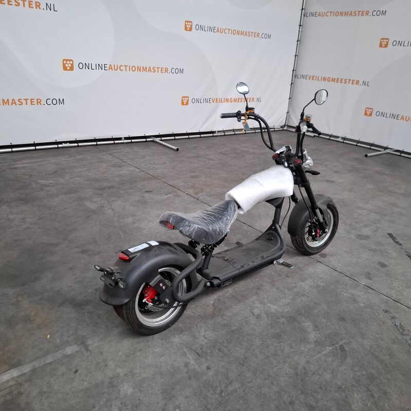 Scooter, Mangosteen, M1 – foto 8 – kavel bij Domeinen Roerende Zaken, Soesterberg