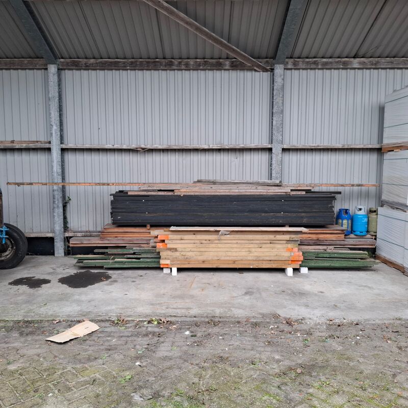 Partij diverse houten planken en balken – kavel bij Onlineveilingmeester, Smilde