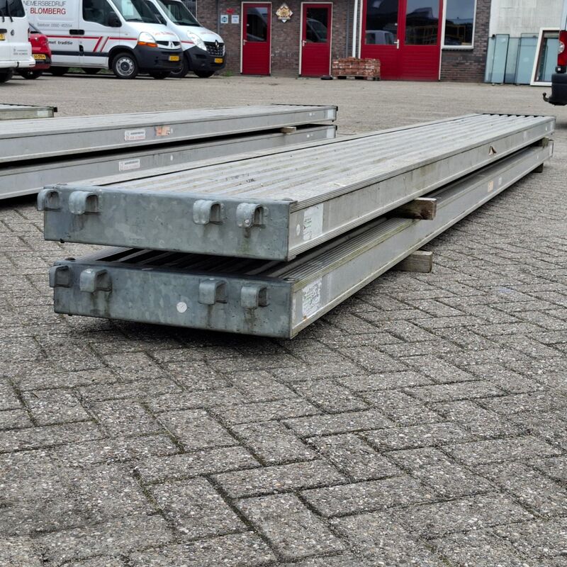 2x Loopbrug Layher – foto 3 – kavel bij Onlineveilingmeester, Smilde
