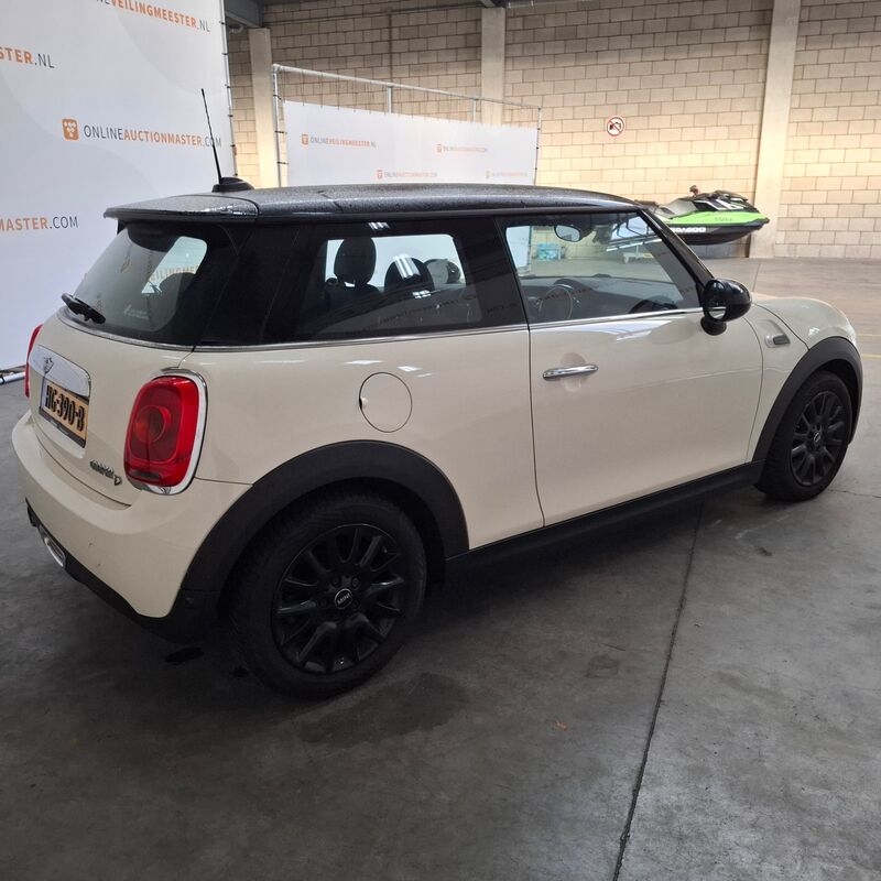 Personenauto, Mini, 3-Deurs, 1.5 Cooper D Chili Business, 2015 – foto 9 – kavel bij Domeinen Roerende Zaken, Soesterberg