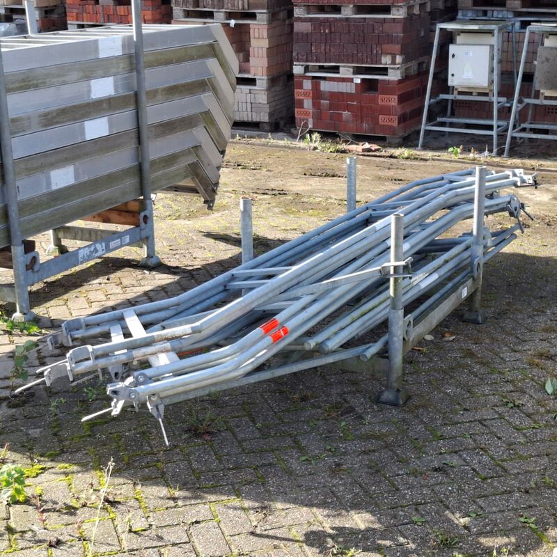 Ca. 13x Bordestrap leuning, Layher, Allround | 257 cm, in transportbok – foto 2 – kavel bij Onlineveilingmeester, Smilde