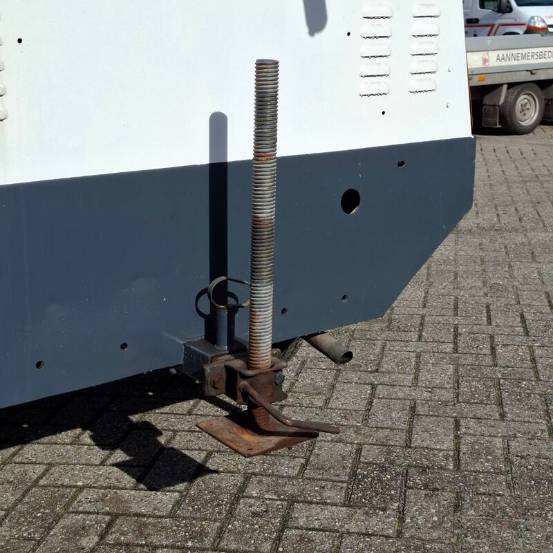 Lichtmast met generator, Kubota, 1996 – foto 5 – kavel bij Onlineveilingmeester, Smilde