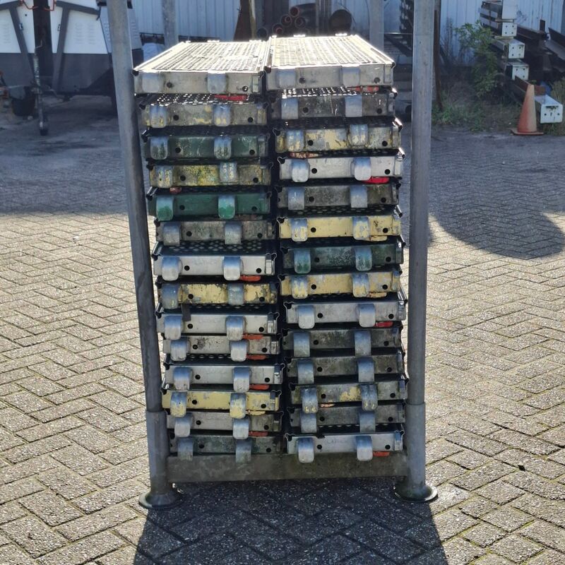 Ca. 28x O-roostervloer, Layher, Allround | 140x32 cm, in transportbok – foto 4 – kavel bij Onlineveilingmeester, Smilde