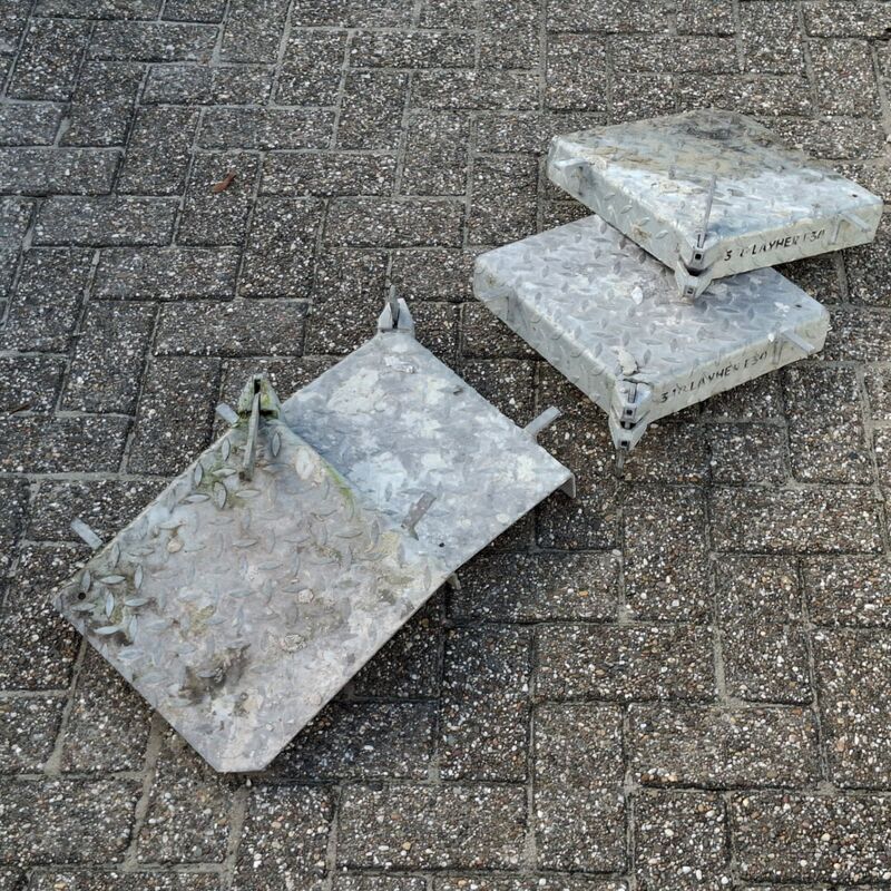 Partij O-consoles met pen & 4x O-console hoekvlonder, Layher, Allround, in stapelbak – foto 6 – kavel bij Onlineveilingmeester, Smilde