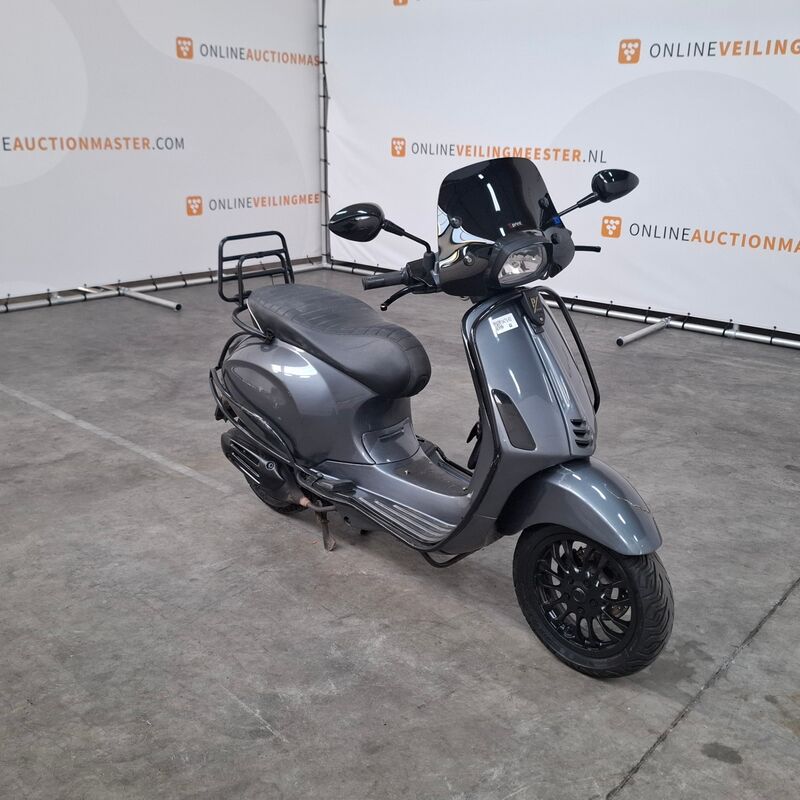 Snorscooter, Vespa, Sprint 50, 2018 – foto 2 – kavel bij Domeinen Roerende Zaken, Soesterberg
