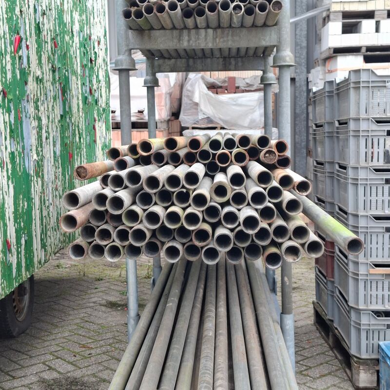 Partij steigerbuizen en koppelingen – foto 6 – kavel bij Onlineveilingmeester, Smilde