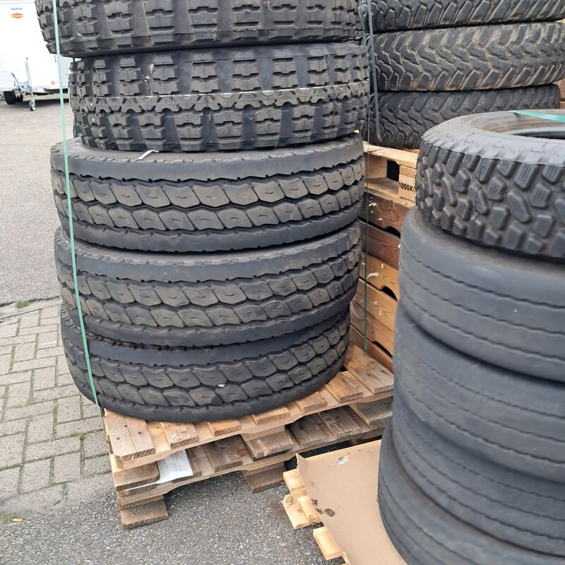 Partij diverse banden, O.a Michelin, Continental – foto 6 – kavel bij Domeinen Roerende Zaken, Groningen