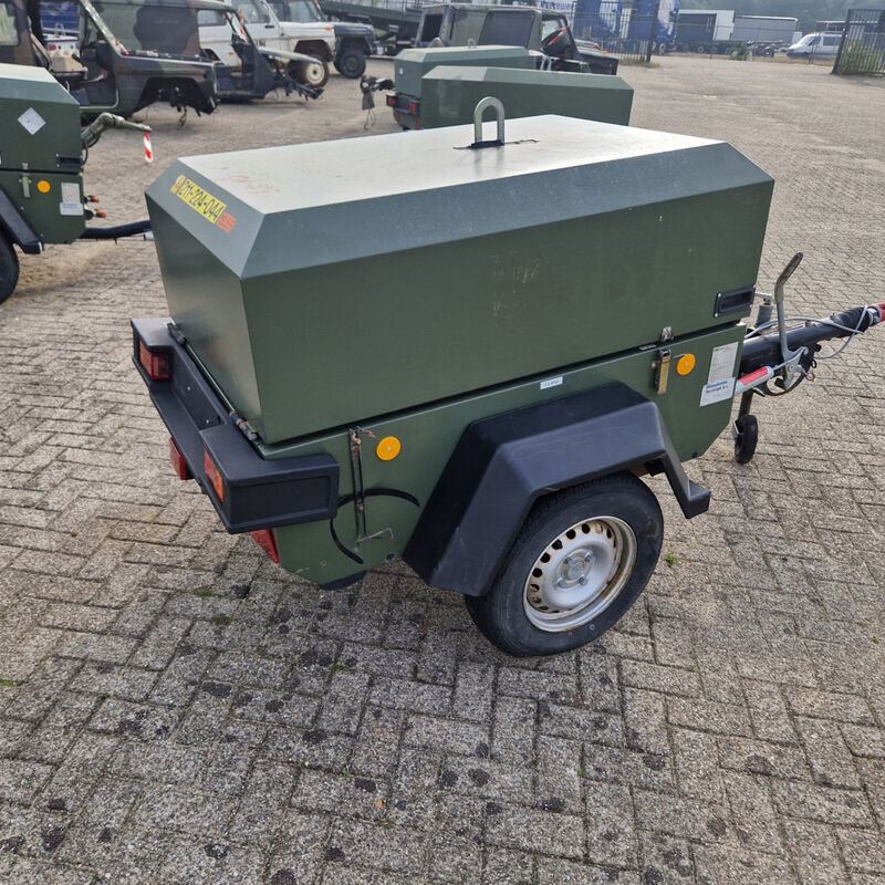 Mobiele dieselcomprressor, Ingersoll-Rand, W902 code 49, 2005 – foto 7 – kavel bij Domeinen Roerende Zaken, Soesterberg
