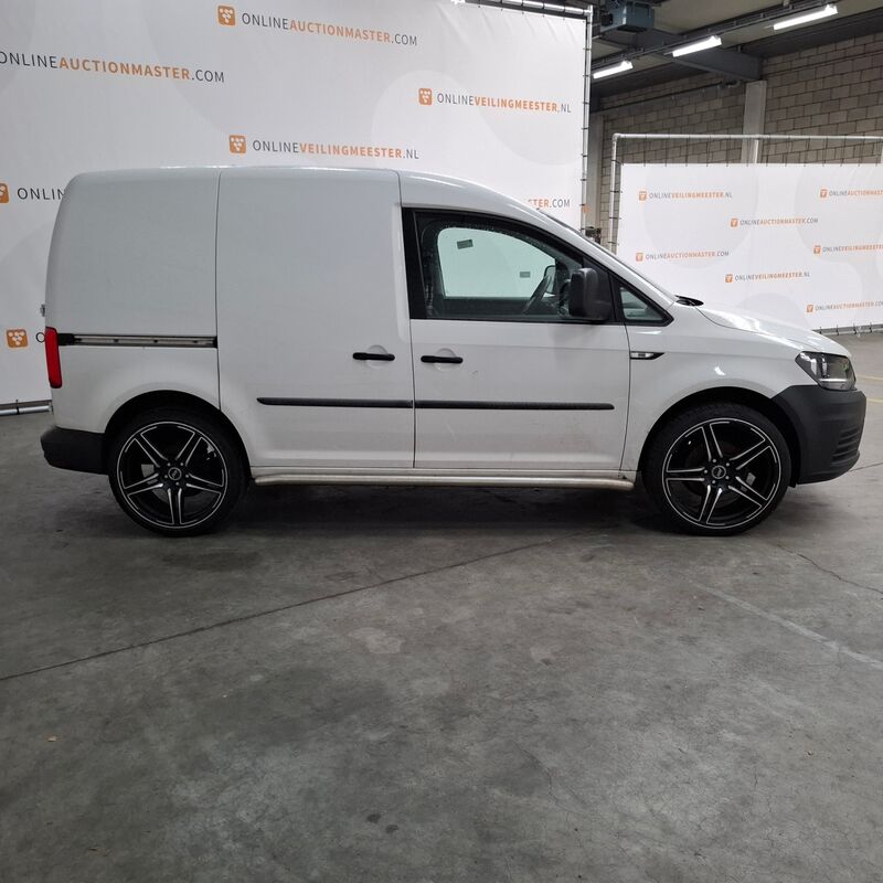 Bedrijfsauto, Volkswagen, Caddy, 2.0 TDI L1H1 BMT Comfortline, 2019 – foto 4 – kavel bij Domeinen Roerende Zaken, Soesterberg