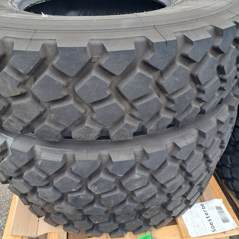 3x Vrachtwagenband, Michelin, XZL – foto 5 – kavel bij Domeinen Roerende Zaken, Groningen