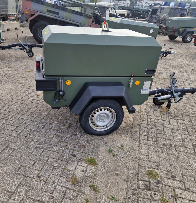 Mobiele dieselcompressor, Ingersoll-Rand, W902 code 49, 2005 – foto 9 – kavel bij Domeinen Roerende Zaken, Soesterberg