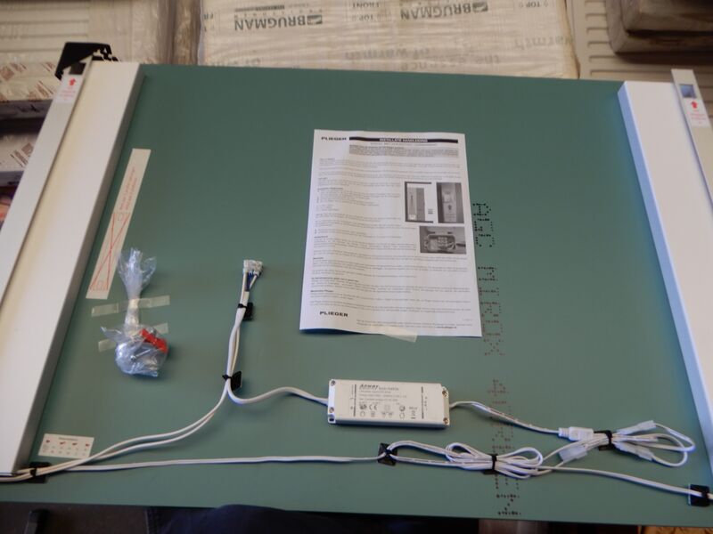 Spiegel met verlichting, Swallow – foto 3 – kavel bij Onlineveilingmeester, Assen
