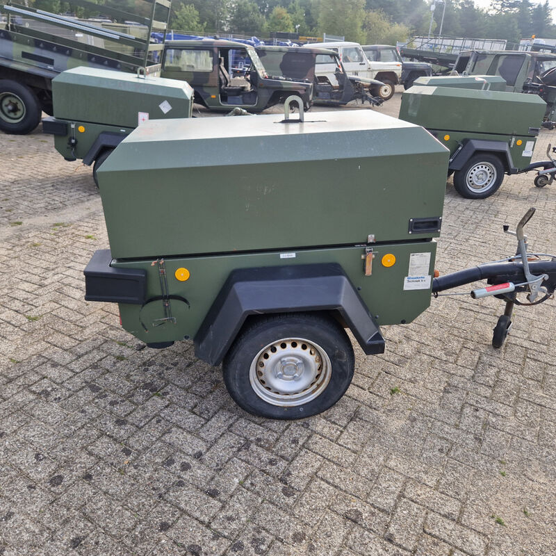 Mobiele dieselcomprressor, Ingersoll-Rand, W902 code 49, 2005 – foto 8 – kavel bij Domeinen Roerende Zaken, Soesterberg