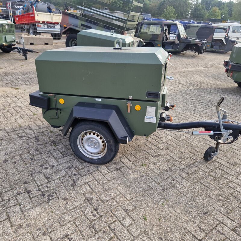 Mobiele dieselcomprressor, Ingersoll-Rand, W902 code 49, 2005 – foto 9 – kavel bij Domeinen Roerende Zaken, Soesterberg
