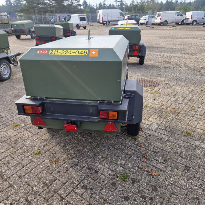 Mobiele dieselcompressor, Ingersoll-Rand, W902 code 49, 2005 – foto 7 – kavel bij Domeinen Roerende Zaken, Soesterberg