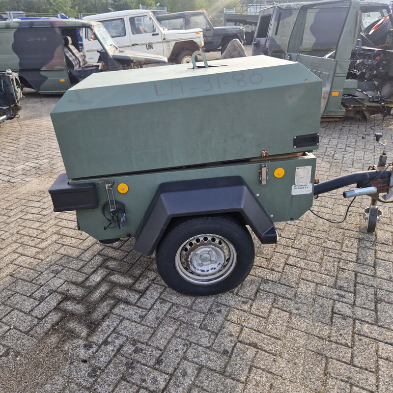 Mobiele dieselcompressor, Ingersoll-Rand, W902 code 49, 2006 – foto 7 – kavel bij Domeinen Roerende Zaken, Soesterberg