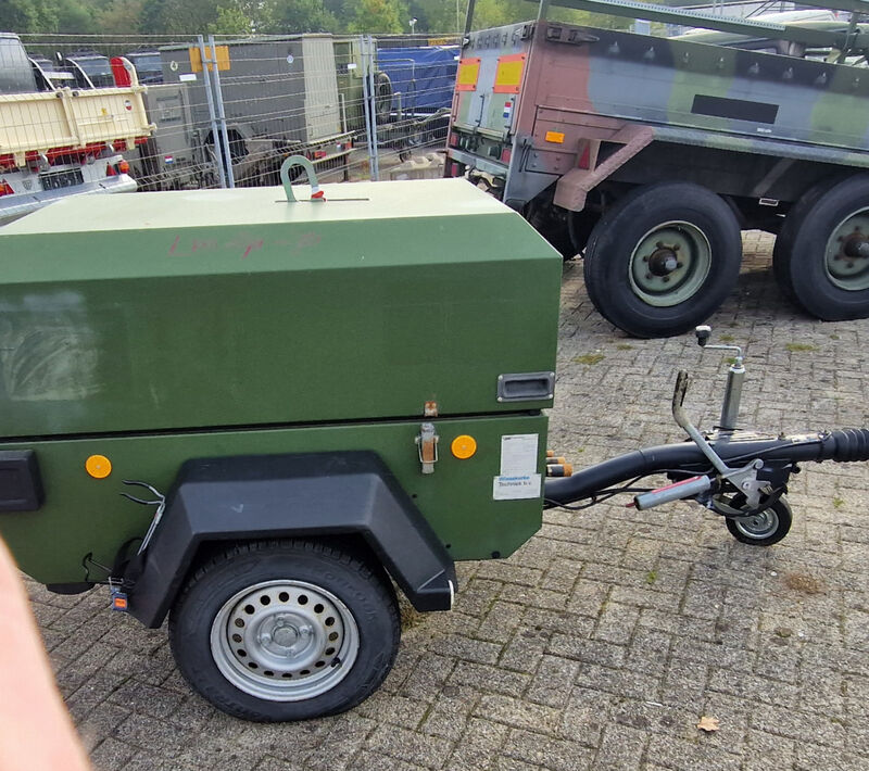 Mobiele dieselcompressor, Ingersoll-Rand, R1075F726 code 756, 2003 – foto 10 – kavel bij Domeinen Roerende Zaken, Soesterberg