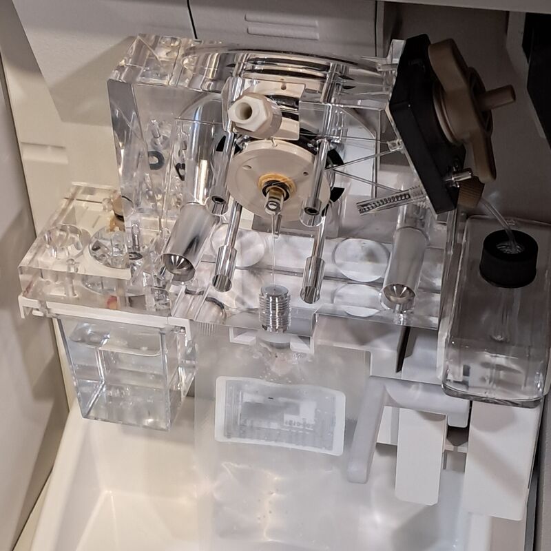 Analysesysteem, Applied Biosystems Hitachi, 3500xL Genetic Analyzer, 2014 – foto 3 – kavel bij Domeinen Roerende Zaken, Groningen
