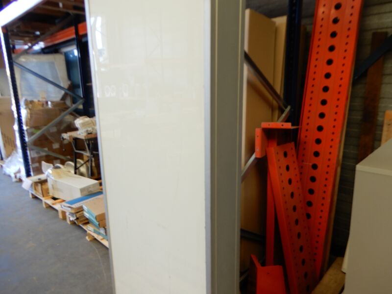 Lichtreclamebord, wit – foto 3 – kavel bij Onlineveilingmeester, Assen