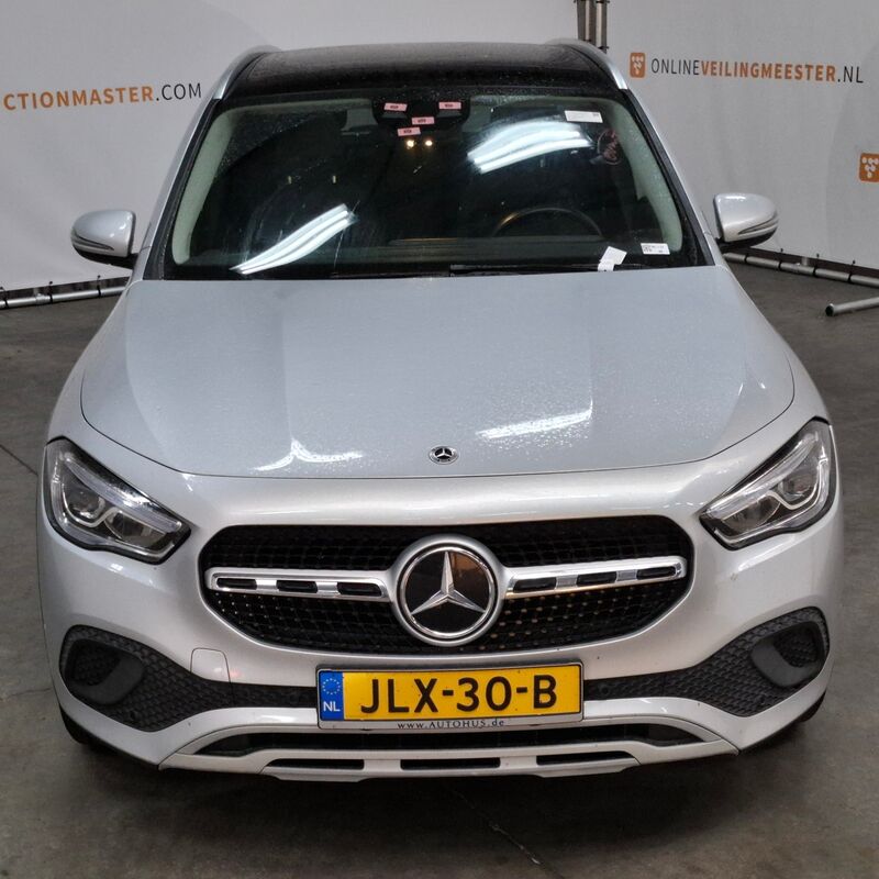 Personenauto, Mercedes-Benz, GLA-klasse, 250 e AMG Line, 2021 – foto 2 – kavel bij Domeinen Roerende Zaken, Soesterberg