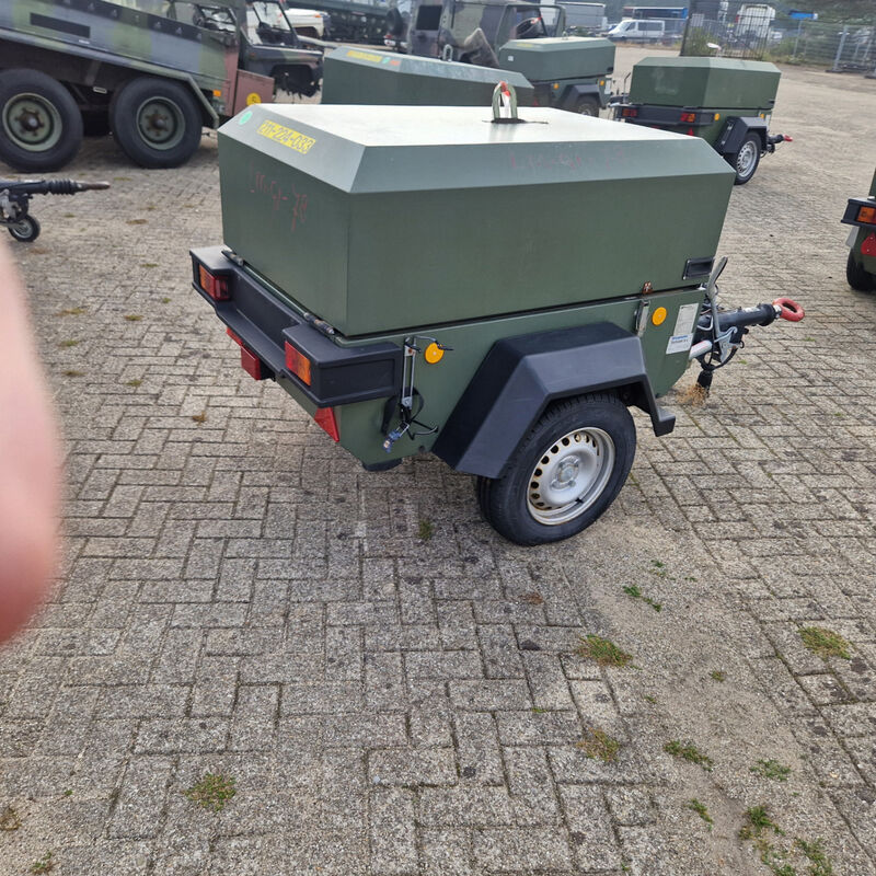 Mobiele dieselcompressor, Ingersoll-Rand, W902 code 49, 2005 – foto 8 – kavel bij Domeinen Roerende Zaken, Soesterberg