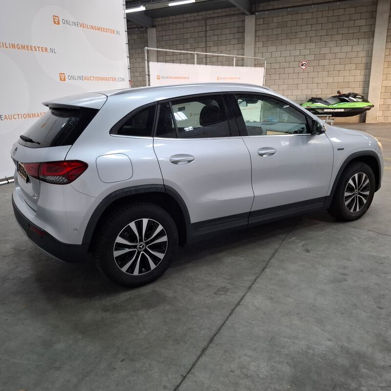 Personenauto, Mercedes-Benz, GLA-klasse, 250 e AMG Line, 2021 – foto 9 – kavel bij Domeinen Roerende Zaken, Soesterberg
