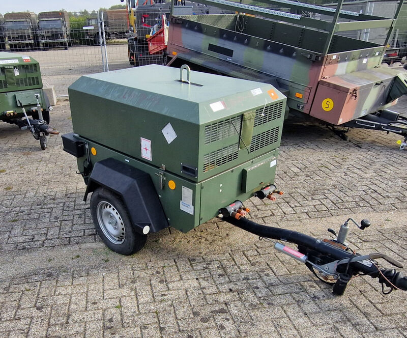 Mobiele dieselcompressor, Ingersoll-Rand, W902 code 49, 2005 – foto 9 – kavel bij Domeinen Roerende Zaken, Soesterberg