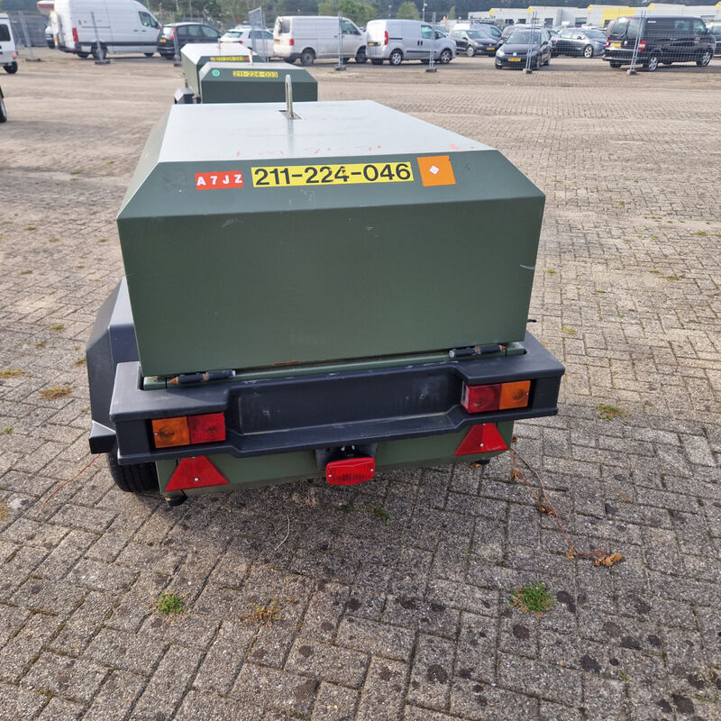 Mobiele dieselcompressor, Ingersoll-Rand, W902 code 49, 2005 – foto 6 – kavel bij Domeinen Roerende Zaken, Soesterberg