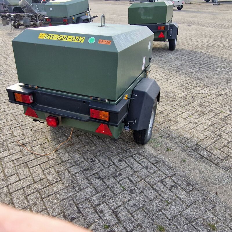 Mobiele dieselcompressor, Ingersoll-Rand, W902 code 49, 2005 – foto 6 – kavel bij Domeinen Roerende Zaken, Soesterberg