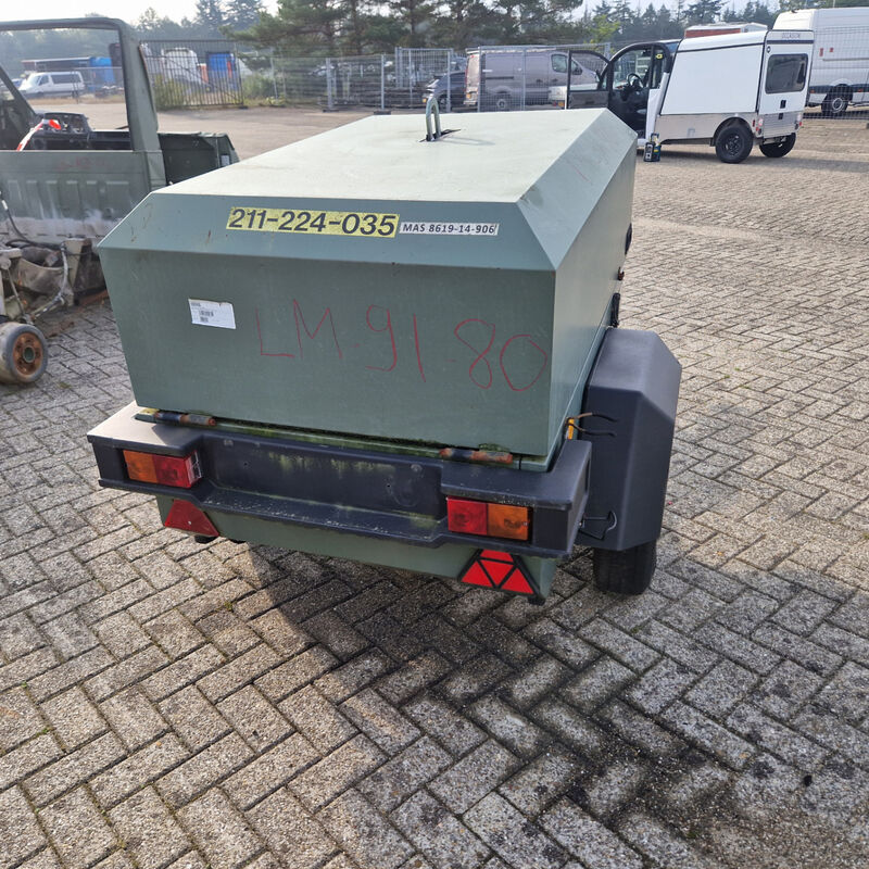 Mobiele dieselcompressor, Ingersoll-Rand, W902 code 49, 2006 – foto 5 – kavel bij Domeinen Roerende Zaken, Soesterberg