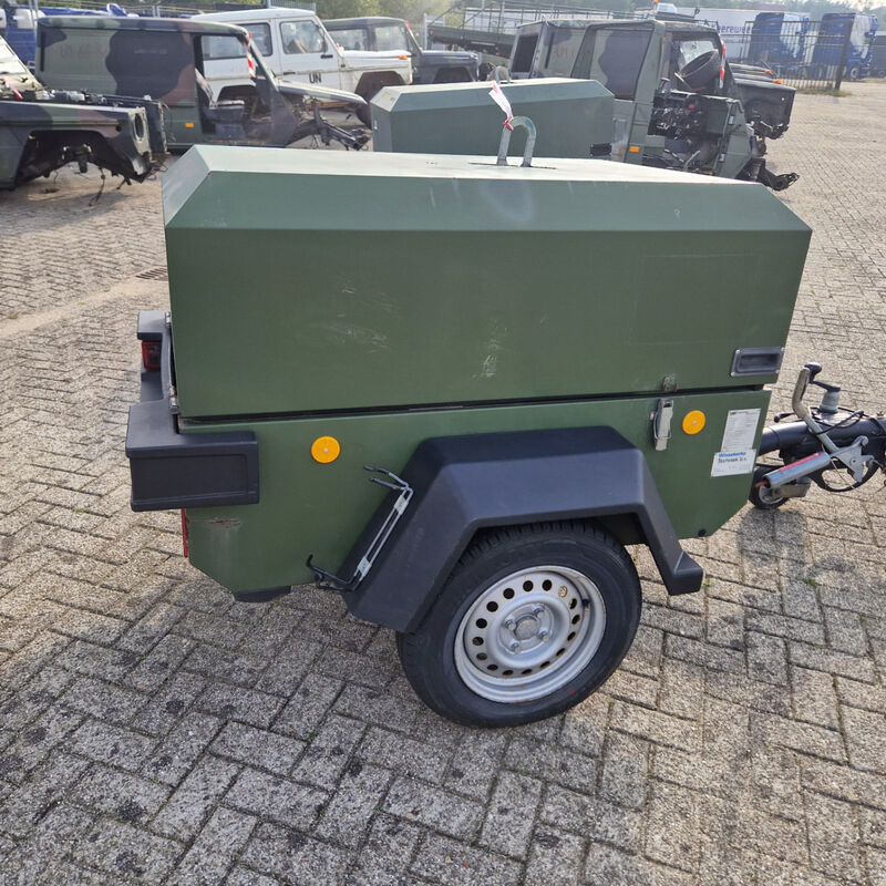 Mobiele dieselcompressor, Ingersoll-Rand, W902 code 49, 2005 – foto 7 – kavel bij Domeinen Roerende Zaken, Soesterberg