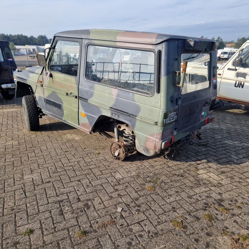 Voertuig, incompleet, Mercedes Benz, 290GD, 1996 – foto 3 – kavel bij Domeinen Roerende Zaken, Soesterberg