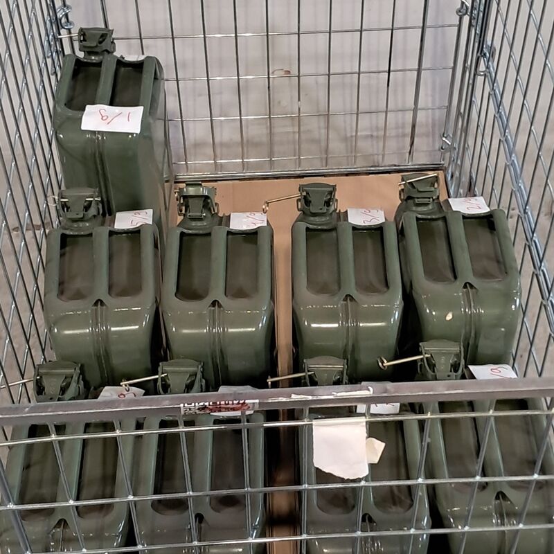 9x Jerrycan – foto 2 – kavel bij Domeinen Roerende Zaken, Groningen