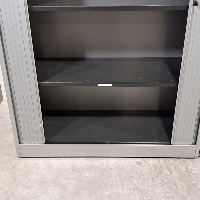 2x Jaloeziekast, Ahrend – foto 5 – kavel bij Domeinen Roerende Zaken, Groningen