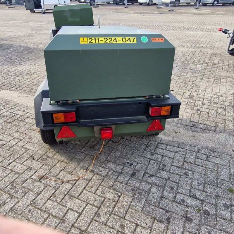 Mobiele dieselcompressor, Ingersoll-Rand, W902 code 49, 2005 – foto 5 – kavel bij Domeinen Roerende Zaken, Soesterberg