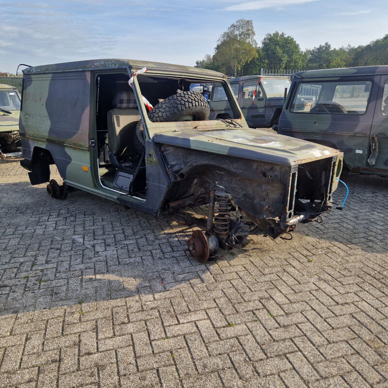 Voertuig, incompleet, Mercedes Benz, 290GD – foto 6 – kavel bij Domeinen Roerende Zaken, Soesterberg